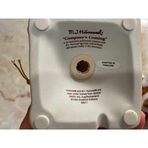 VTG M.I. Hummel Bavarian Village Christmas Ornaments, set of 3, "Village Bakery" - Picture 6 of 8